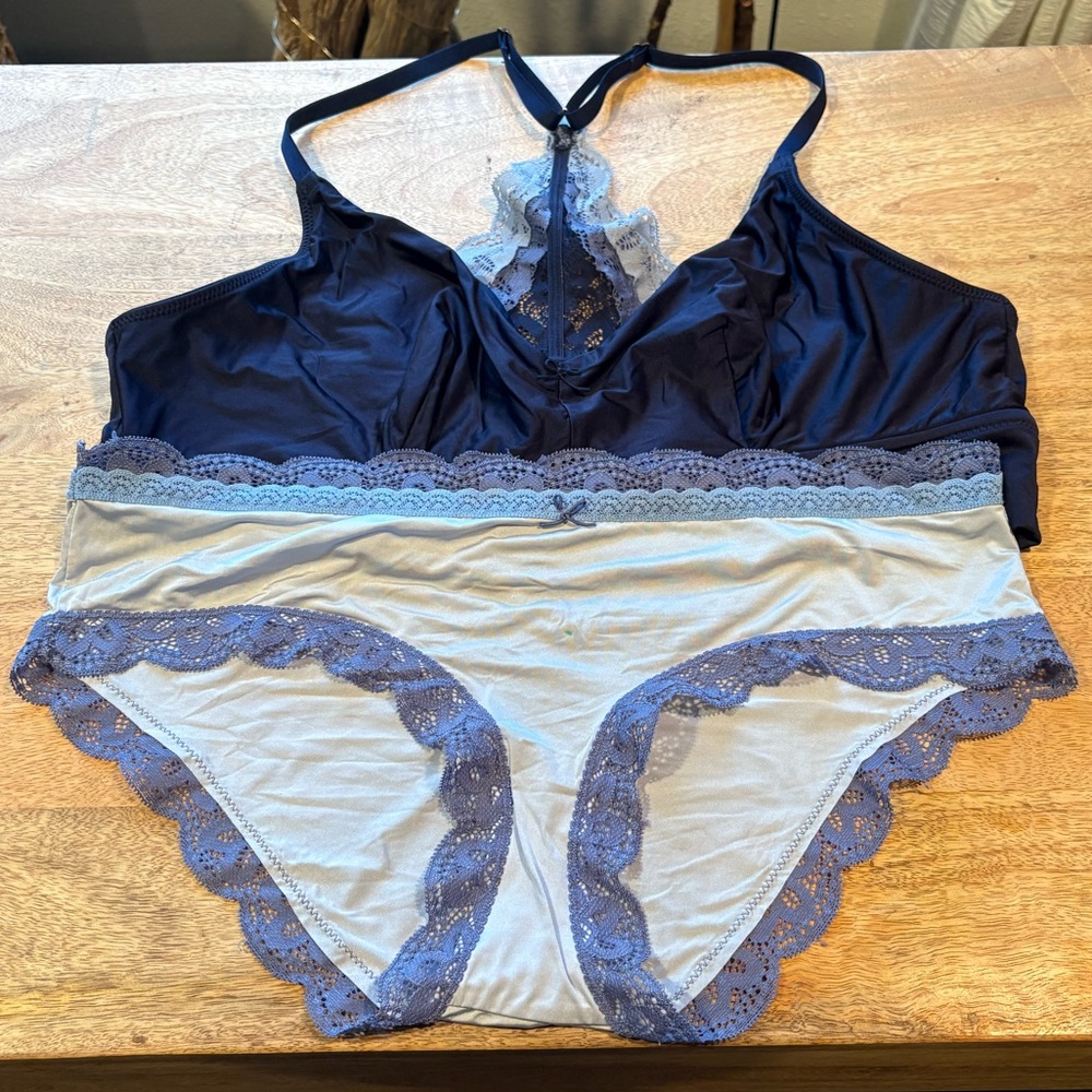 Aerie Navy and Light Blue Lace Trim Bra Set